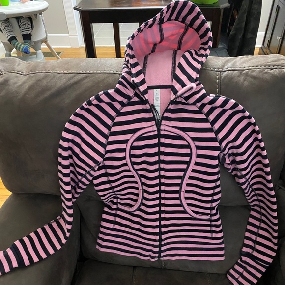 lululemon athletica Tops - Sweat shirt